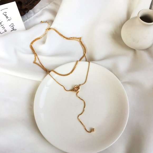 Minimalist Golden Y Necklace Knot Circle - Picture 10 of 12